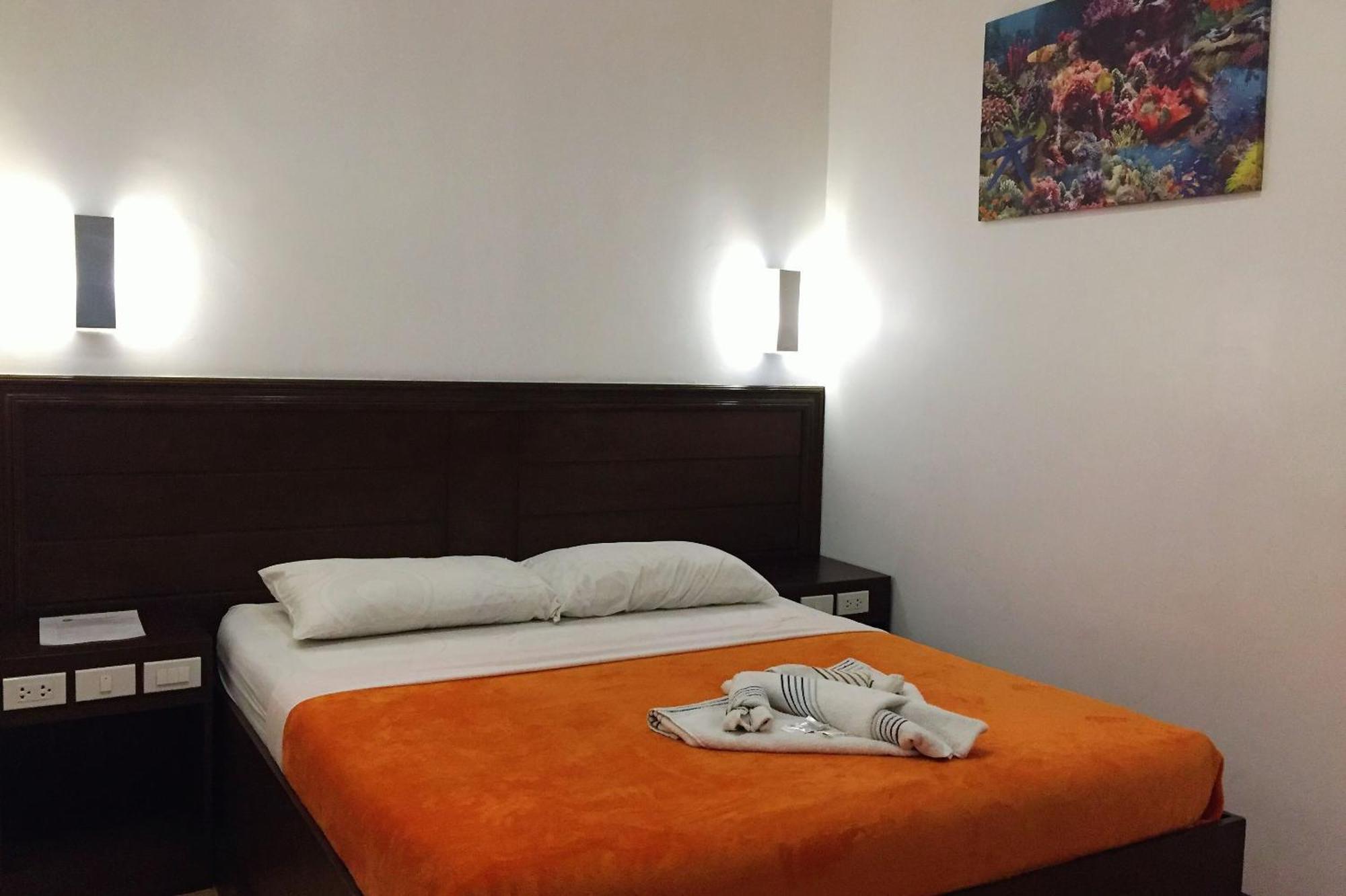 Pearli View Hotel Iloilo Powered By Cocotel Zimmer foto