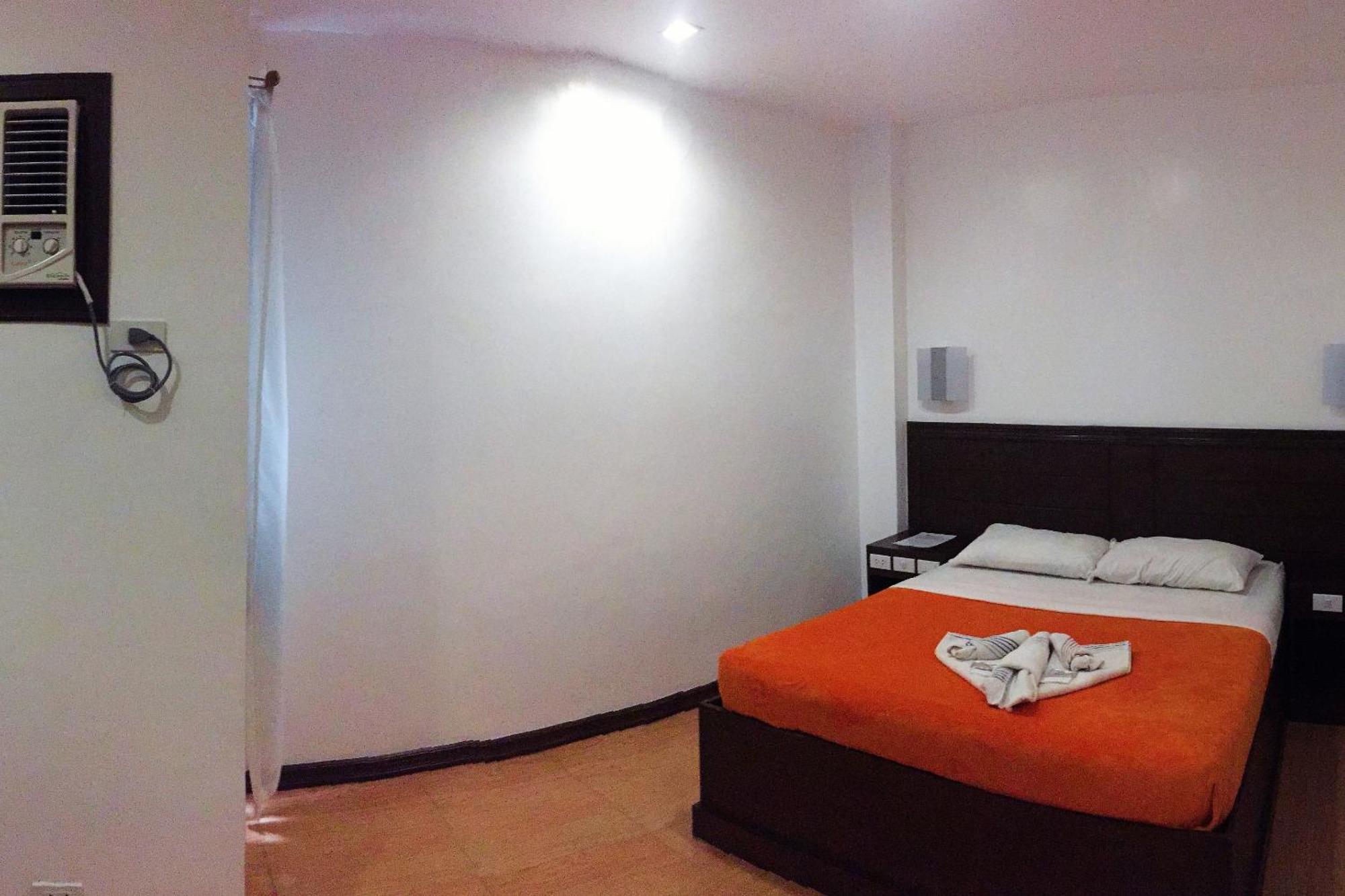 Pearli View Hotel Iloilo Powered By Cocotel Zimmer foto