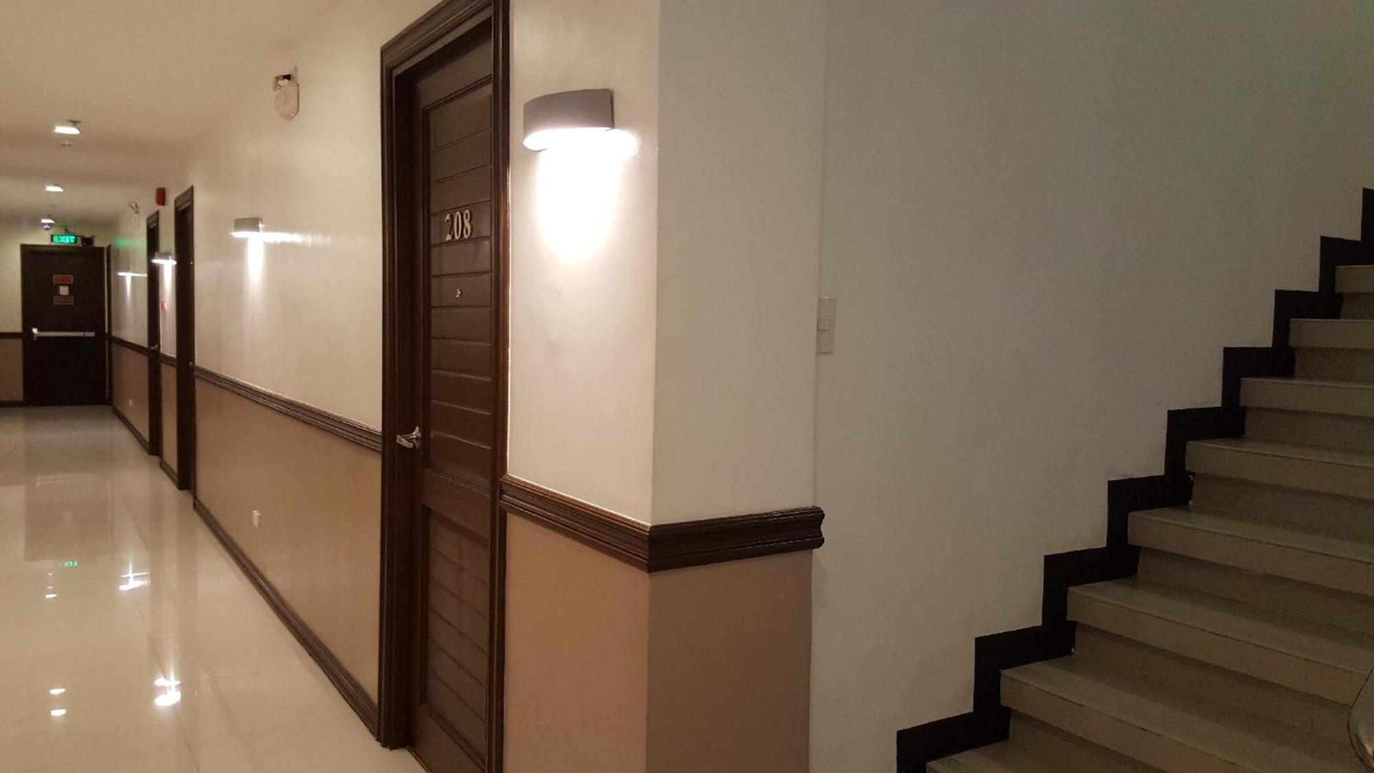 Pearli View Hotel Iloilo Powered By Cocotel Exterior foto